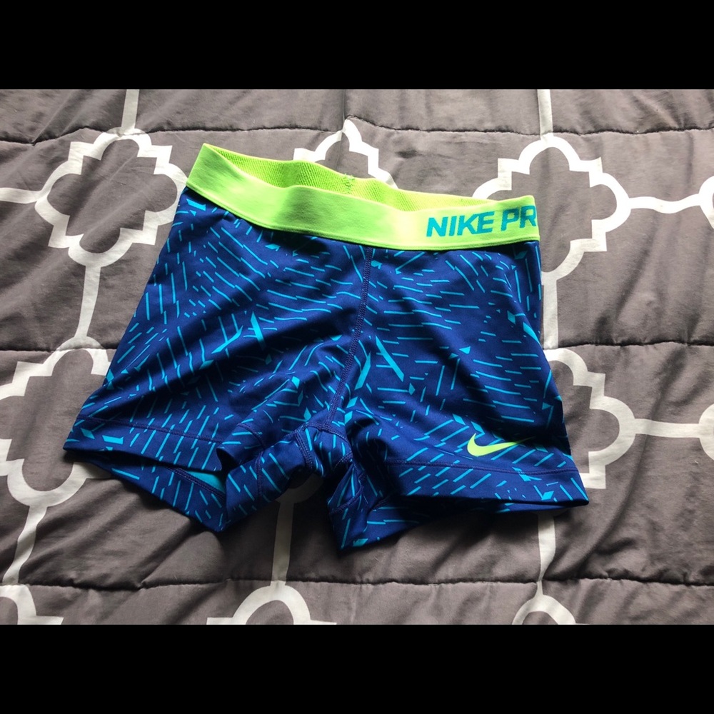 Nike pro size M
